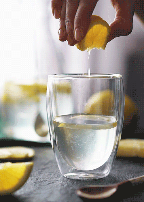 레몬물은 가당 음료 섭취량을 줄이는 효과도 있다.gif
