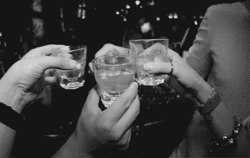 치매에 적당한 음주는 없다…조금 마셔도 치매 위험 커져.gif